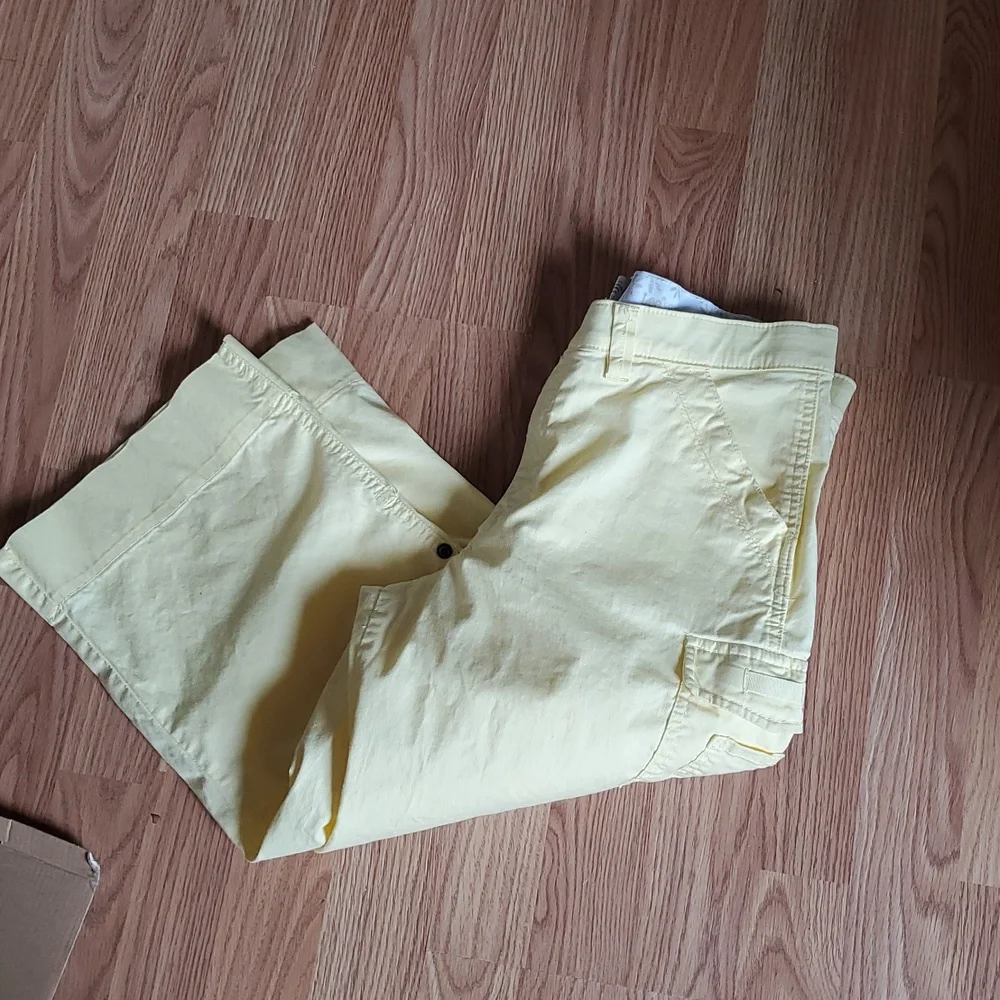 Lee Pale Yellow Cropped Utility Jeans - Picture 6 of 9